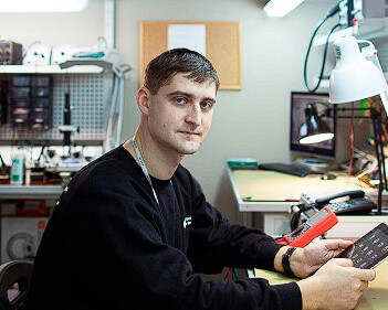Мастер сервисного центра по ремонту техники Brother